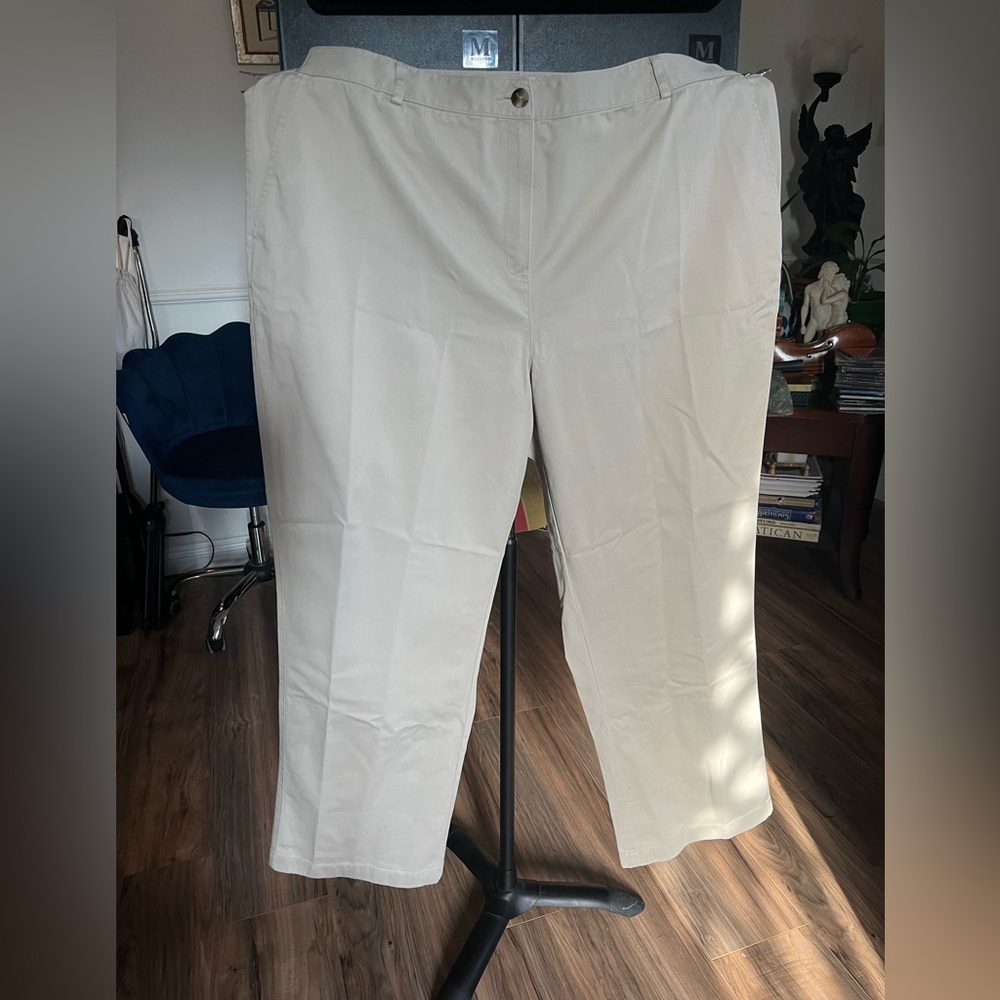 LL Bean straight leg khaki pants classic fit 20W NEW